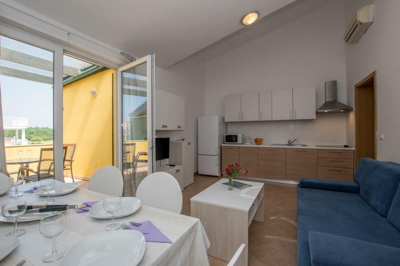 Apartmani Svjetionik Umag Exterior foto